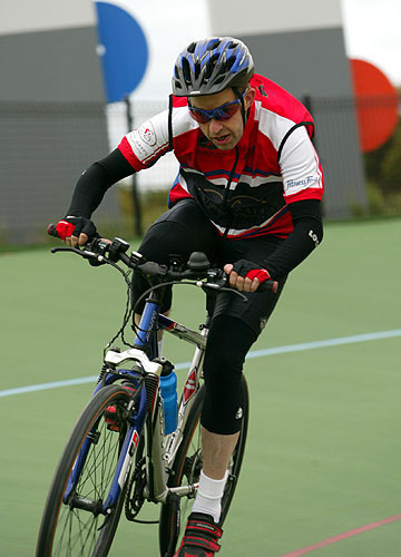 Norman pushing his mtb to the limit on the Carnegie Velodrome